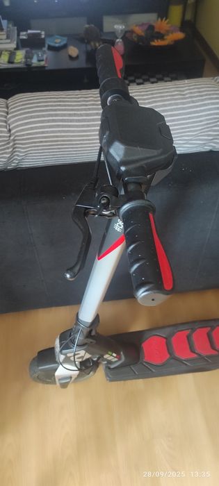 Trotinete Aprlia ESR1