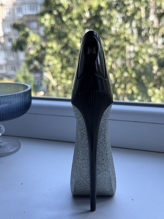 Туалетная вода Carolina Herrera Good Girl Superstar.