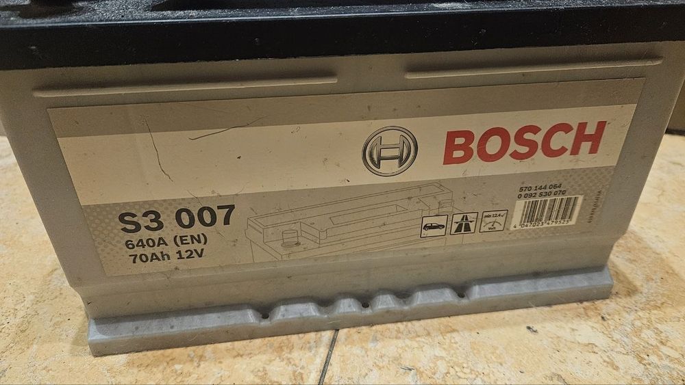 Автомобильный аккумулятор BOSCH S3 007 640A  70ah 12V