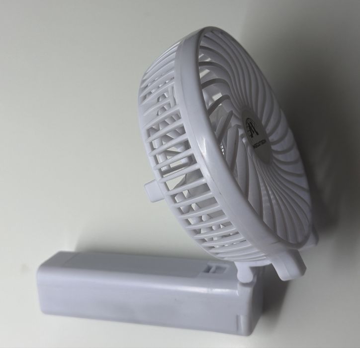 Excelente Ventilador de mão 21 cm x 10,5 cm