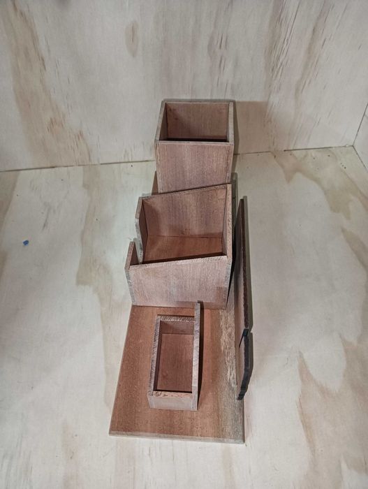 Porta canetas em madeira