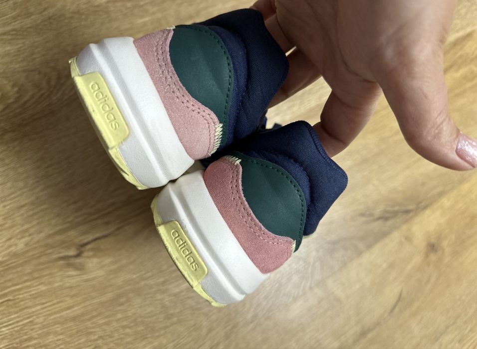 Кросівки adidas