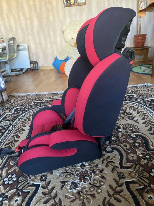Продам автокрісло 3 в 1