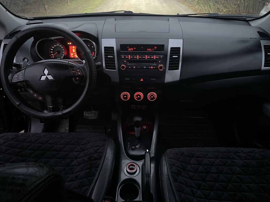 Mitsubishi Outlander XL