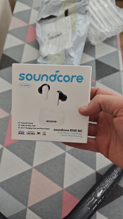 Продам навушники anker soundcore r50i nc