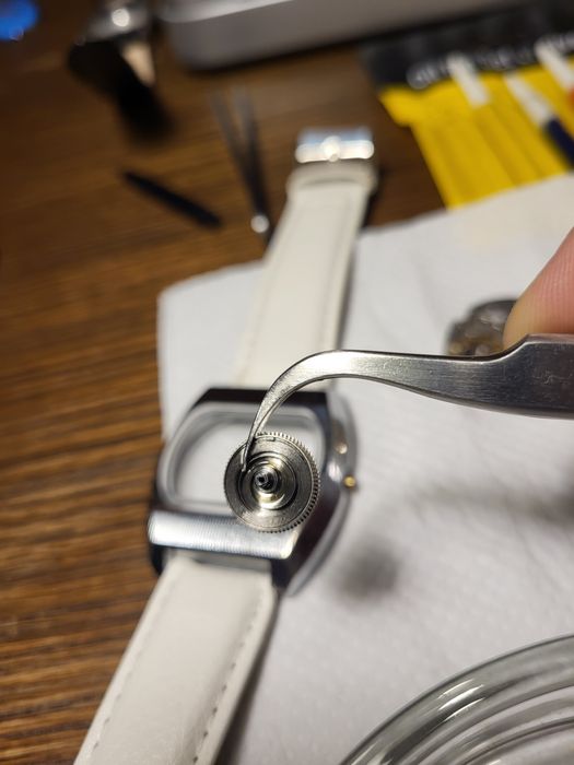 Naprawa zegarków, zegarów mechaniczny. Serwisy okresowe. Zegarmistrz.