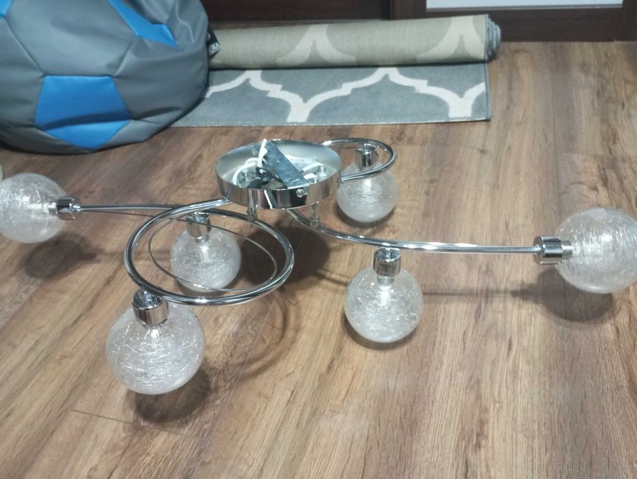 Szklany żyrandol led