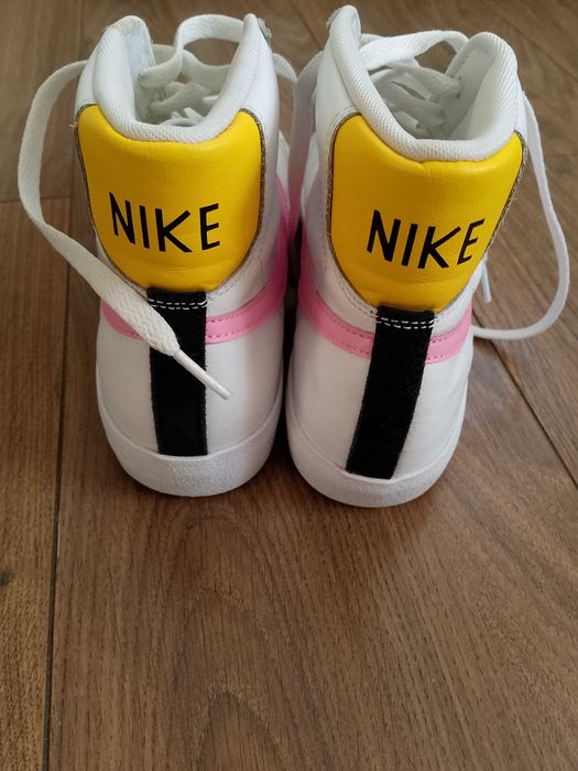 Buty damskie Nike kolorowe rozmiar 38