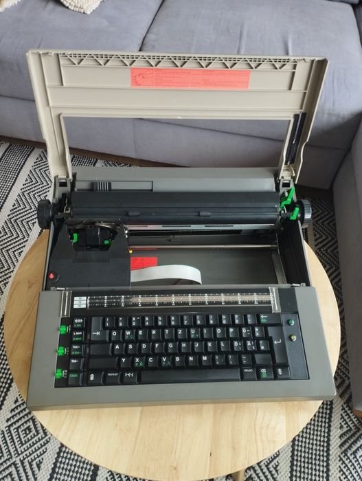 Elektroniczna maszyna do pisania Brother CE-50