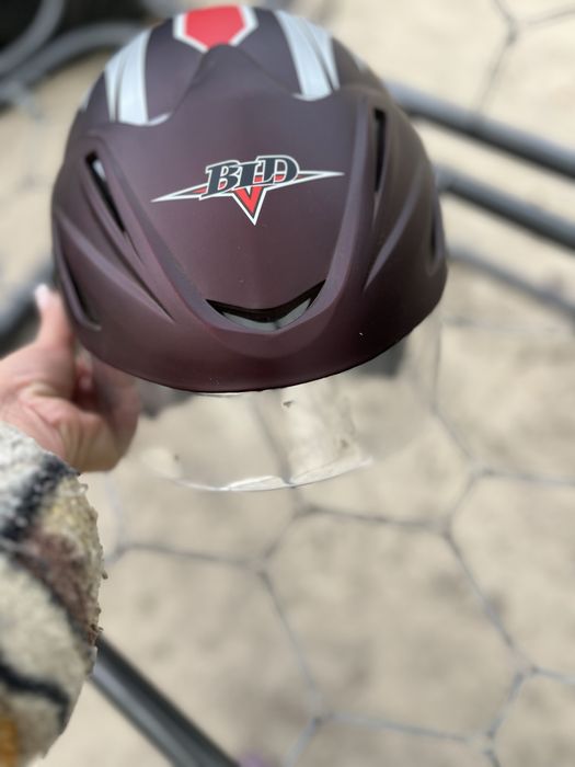 Продам щлем.