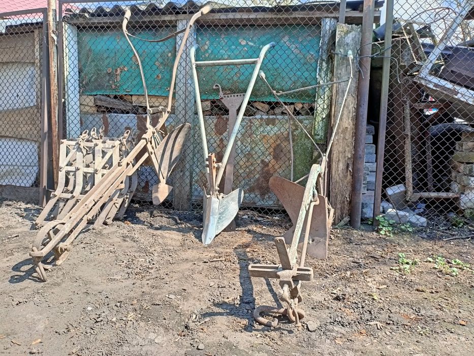 Продам плуг ,огортачі,борони