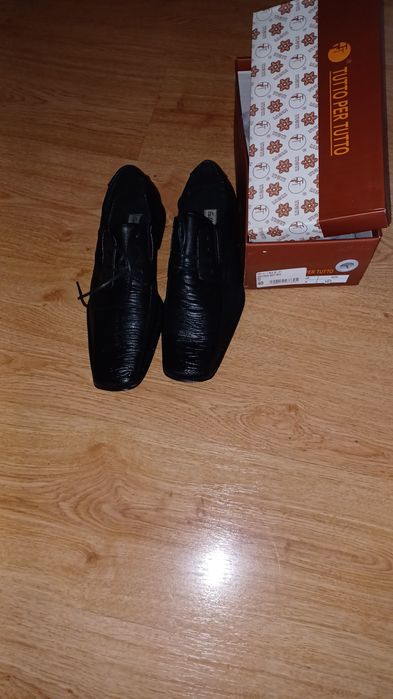 Czarne buty wizytowe Tutto per Tutto 40