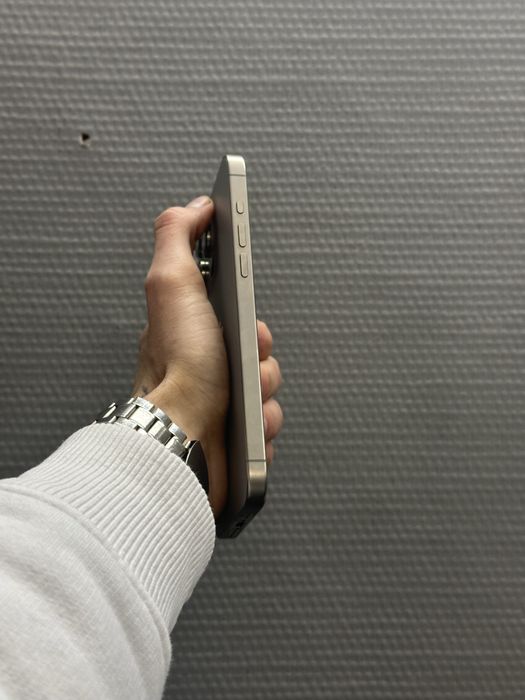 iPhone 15 Pro Max 256 Gb E- Sim