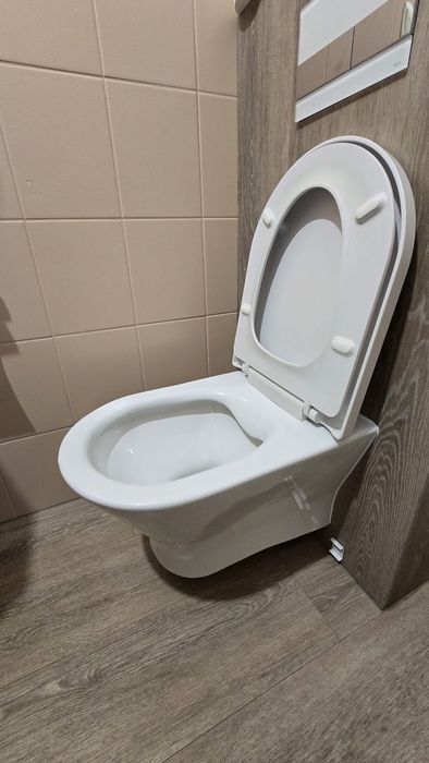 Miska toaleta wisząca ROCA