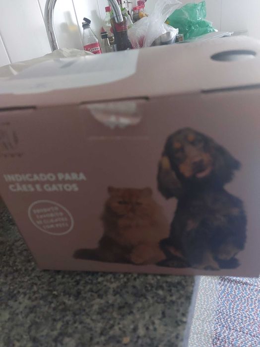 Fonte de água para cães e gatos nova