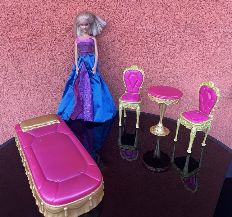 Lalka Barbie i mebelki