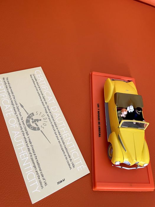 Carro miniatura de coleção Tintin com certificado