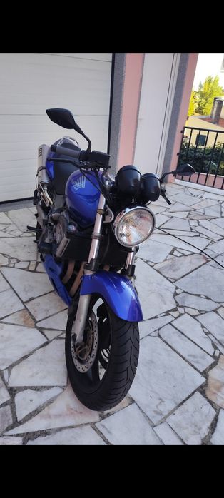 Honda Hornet 600 versão roda 17