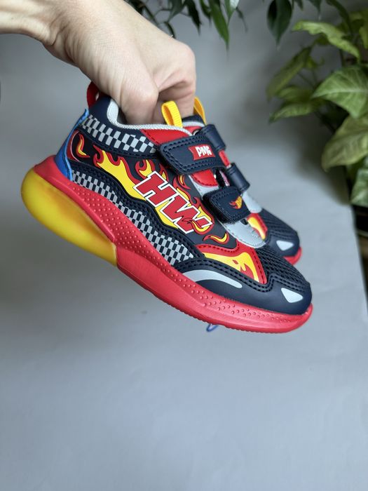 кросівки 28р. 29р. 32р. Hot Wheels LED Primigi для хлопчиків 1490611
