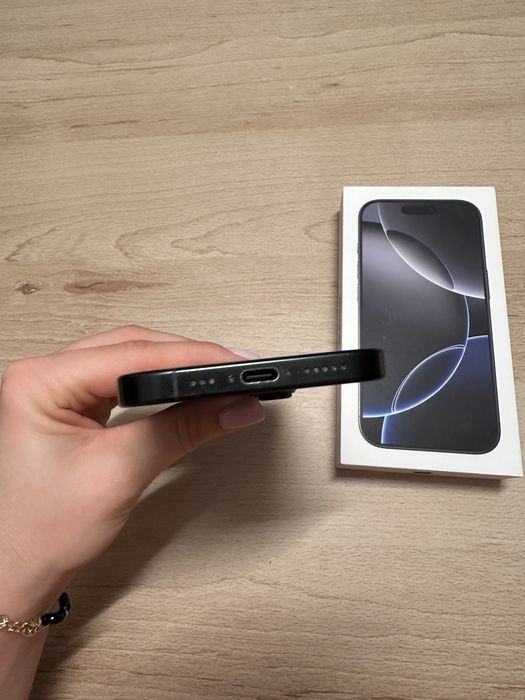 iPhone 16 pro IDEALNY STAN