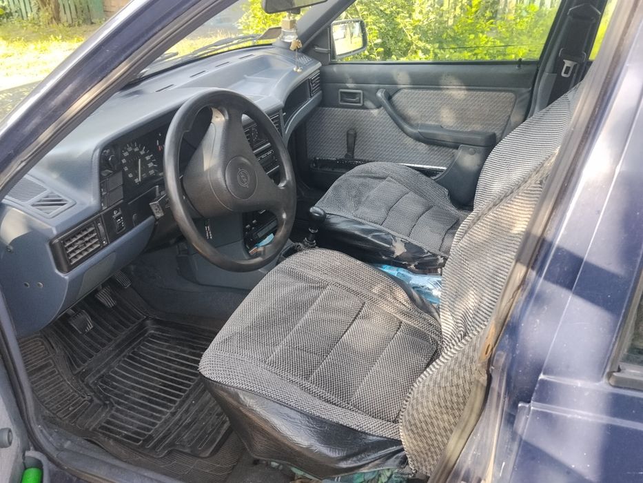 Продам OPEL KADETT 1.3 бензин