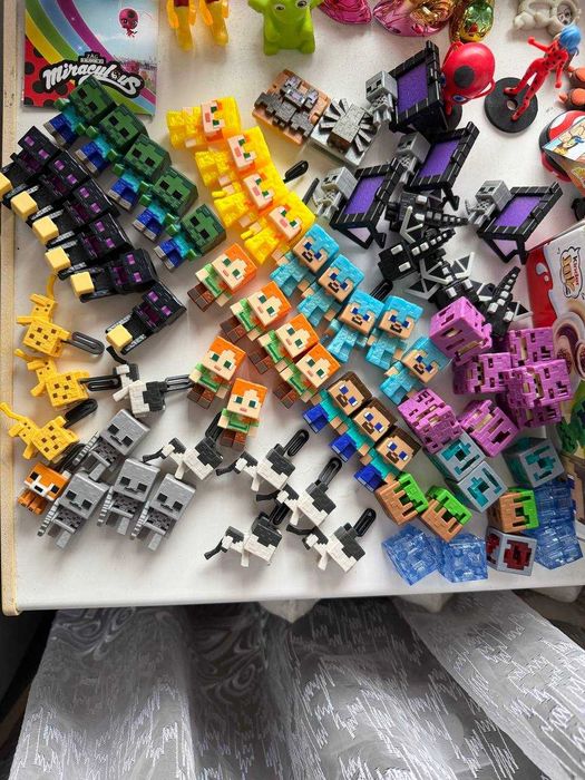 Фігурки майнкрафт кіндер kinder joy minecraft