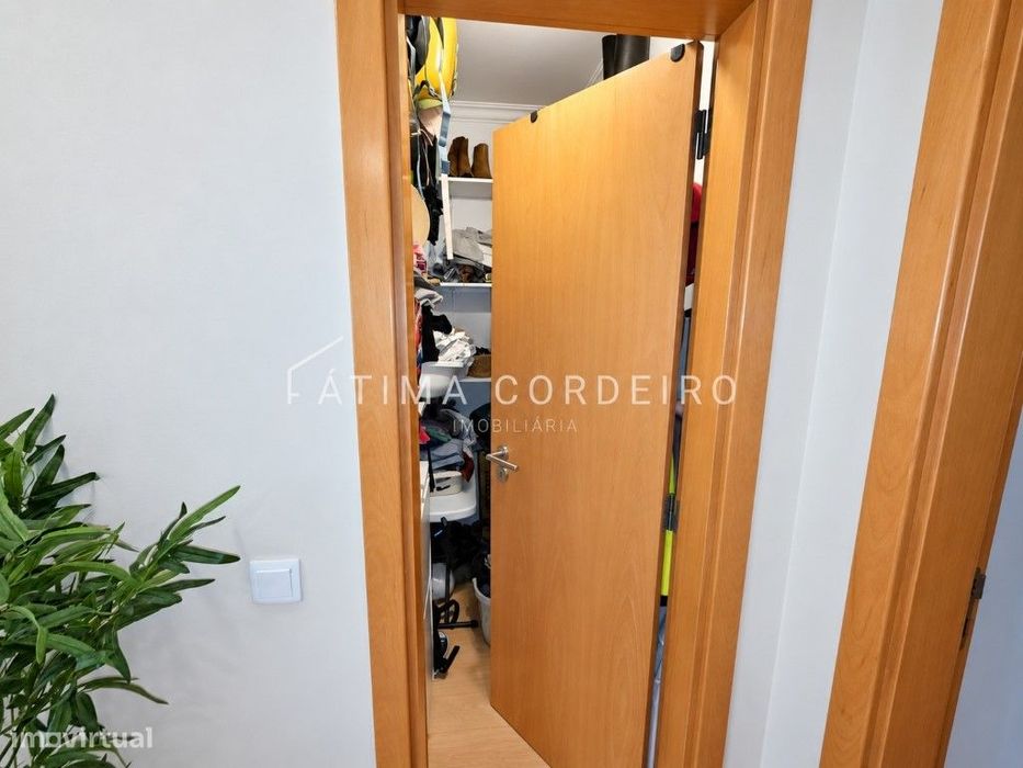 Excelente Apartamento T2 remodelado com parqueamento em ótima local...