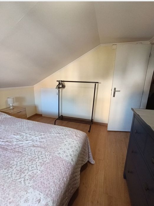 Alugo quarto na Ajuda, perto faculdades