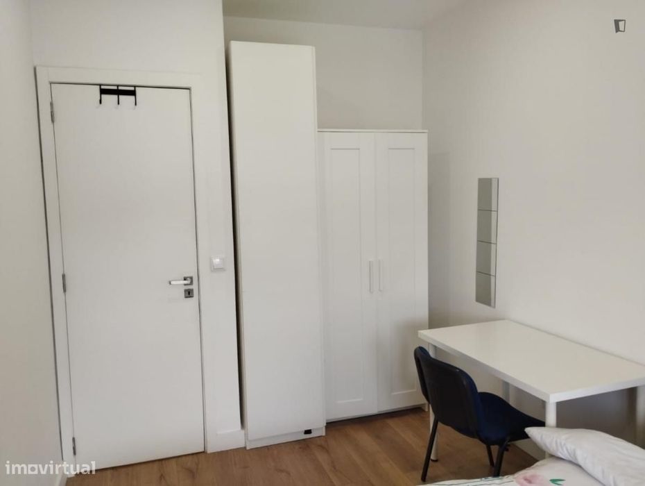 Quarto - localizado em Setubal