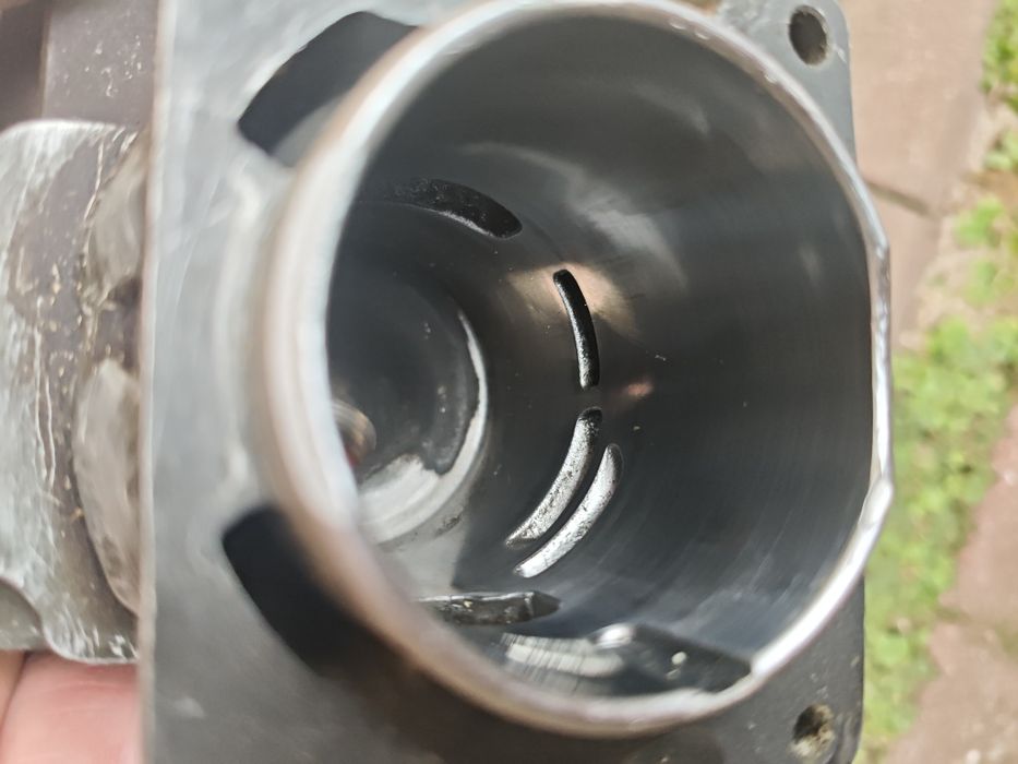 Cylinder orginalny Stihl 261  dwie sztuki