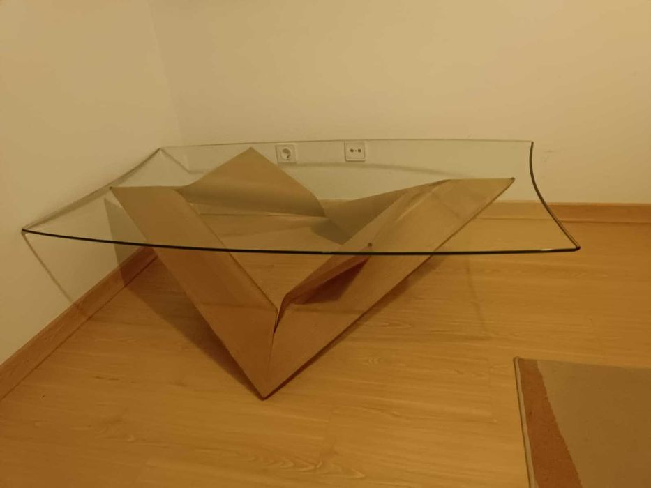 Mesa de centro de vidro