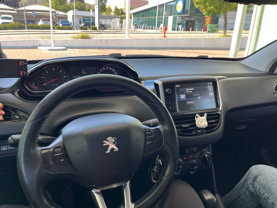 Peugeot 208 1.4 HDi (2015) – Muito Económico – Revisão e IPO Feitas!