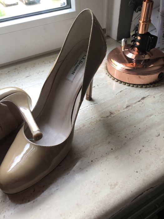 piekne  bezowe szpilki  r 39 nowe