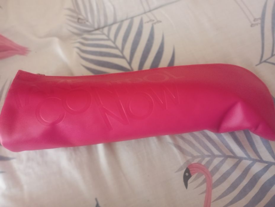 Плойка GHD Pink Take Control Now (Limited Edition)

Абсолютно нова кол