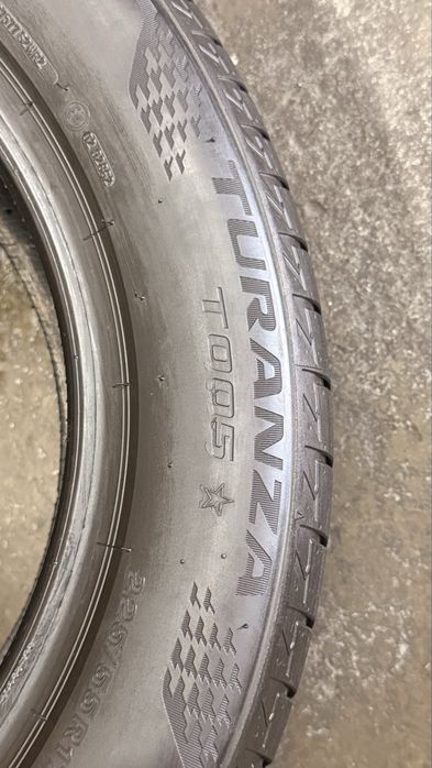 Pneus 225/55r17 Bridgestone Turanza T005 * com 95% piso