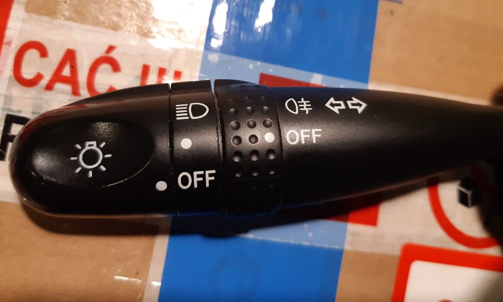 Włącznik świateł i kierunkowskazów Toyota Corolla E12. 60 tys km.