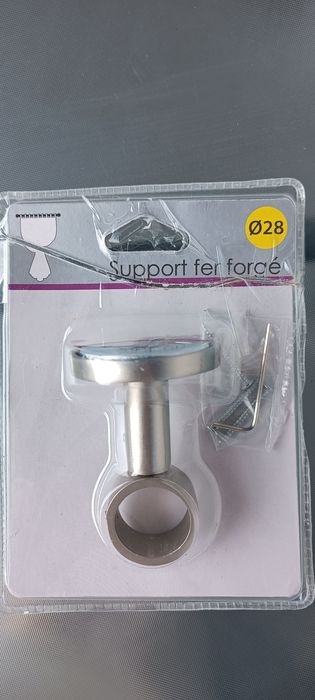 Suporte para varão de cortinado.