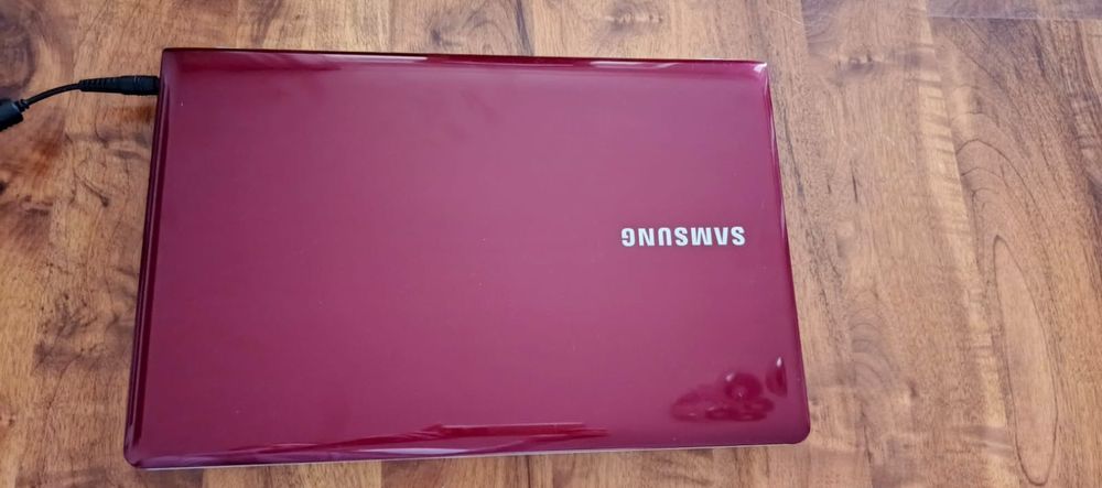 Laptop Samsung używany stan bdb