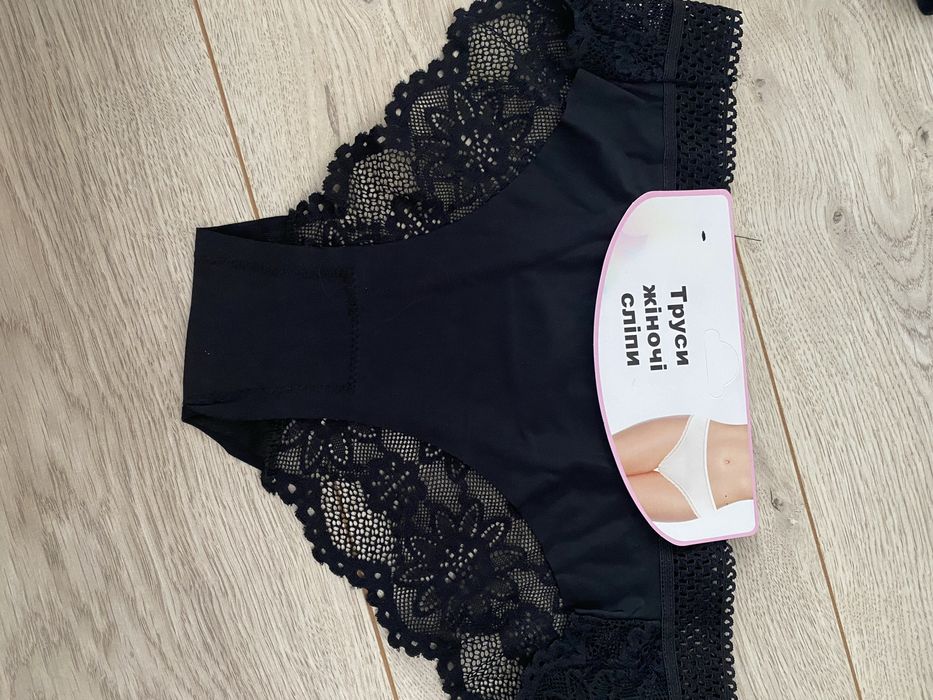 Жіноча.    білизна.