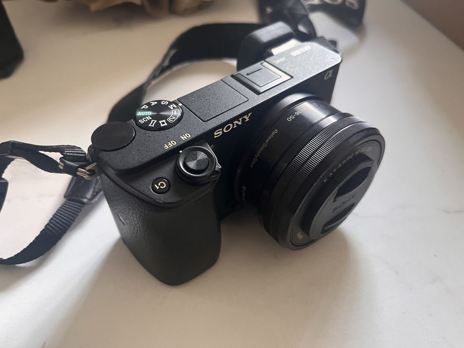 Sony Alpha 6300 + objetiva extra