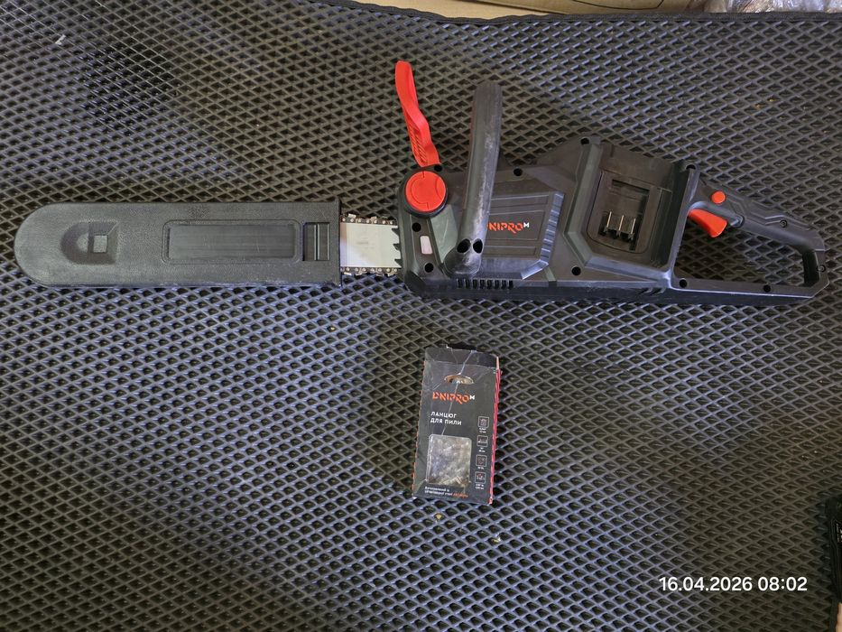 Продам цепную безщоточную аккумуляторную пилу Dnipro-M DCS-200BC Dual в подарок запасную цепь отдам