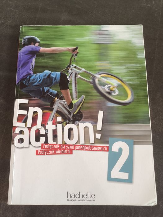 En action 2. Podręcznik do francuskiego.