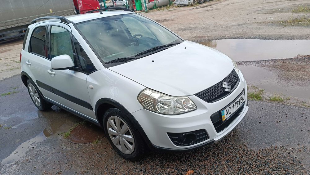 автомобіль SUZUKI SX4