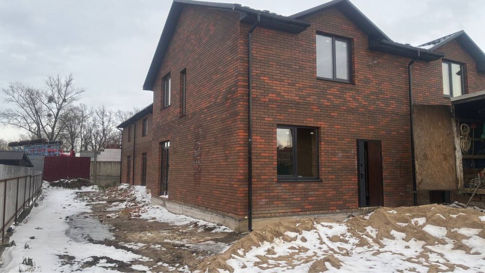 Продаж 2-поверх таунхауса вул Грушевського 77000$
