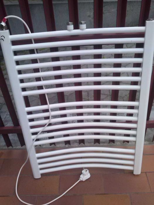 grzejnik wodno-elektryczny do łazienki