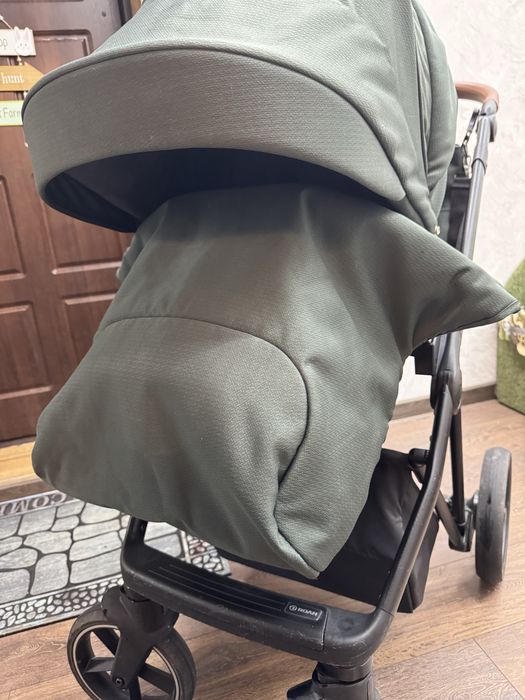 Коляска 2 в 1 Roan Ivi Boho Green хакі та  іграшка на люльку коляски