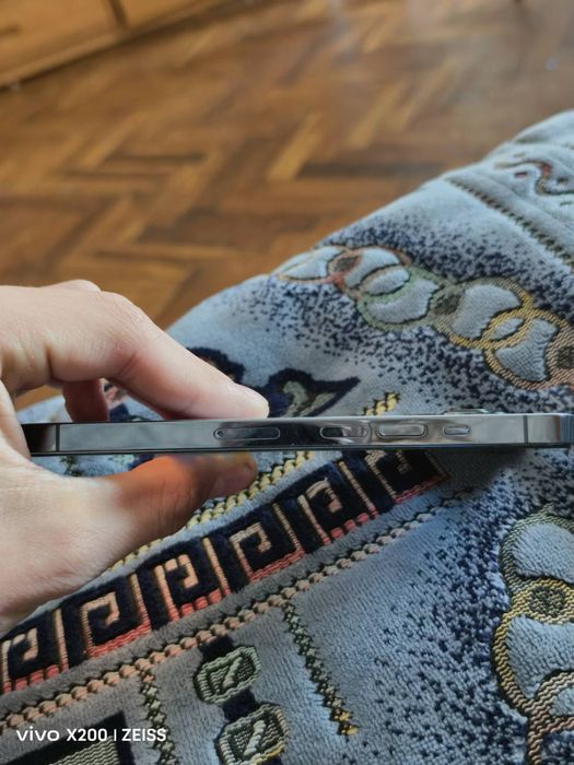 iPhone 13 Pro голобий