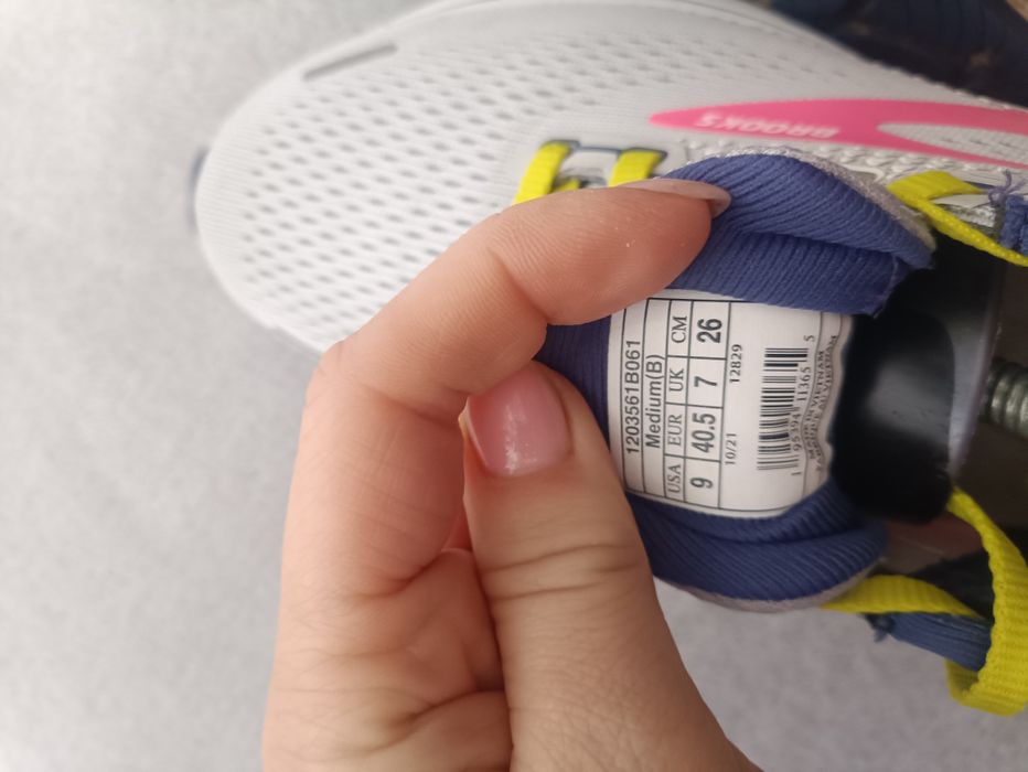 Женские кроссовки беговые Brooks р40.5