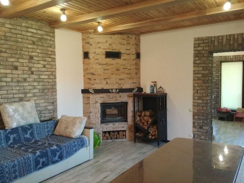 Частина нов. будинку в закритому комплексі на Дніпрі (п3)