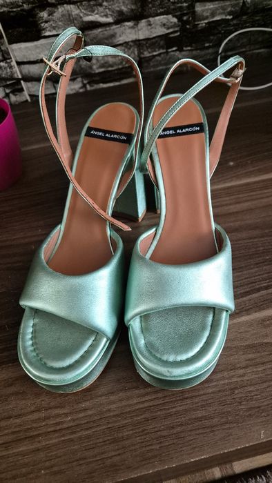 Buty na obcasie Angel Alarcon